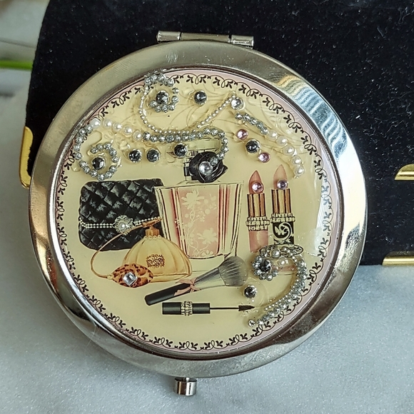 Compact Makeup Mirror - Picture 6 of 6